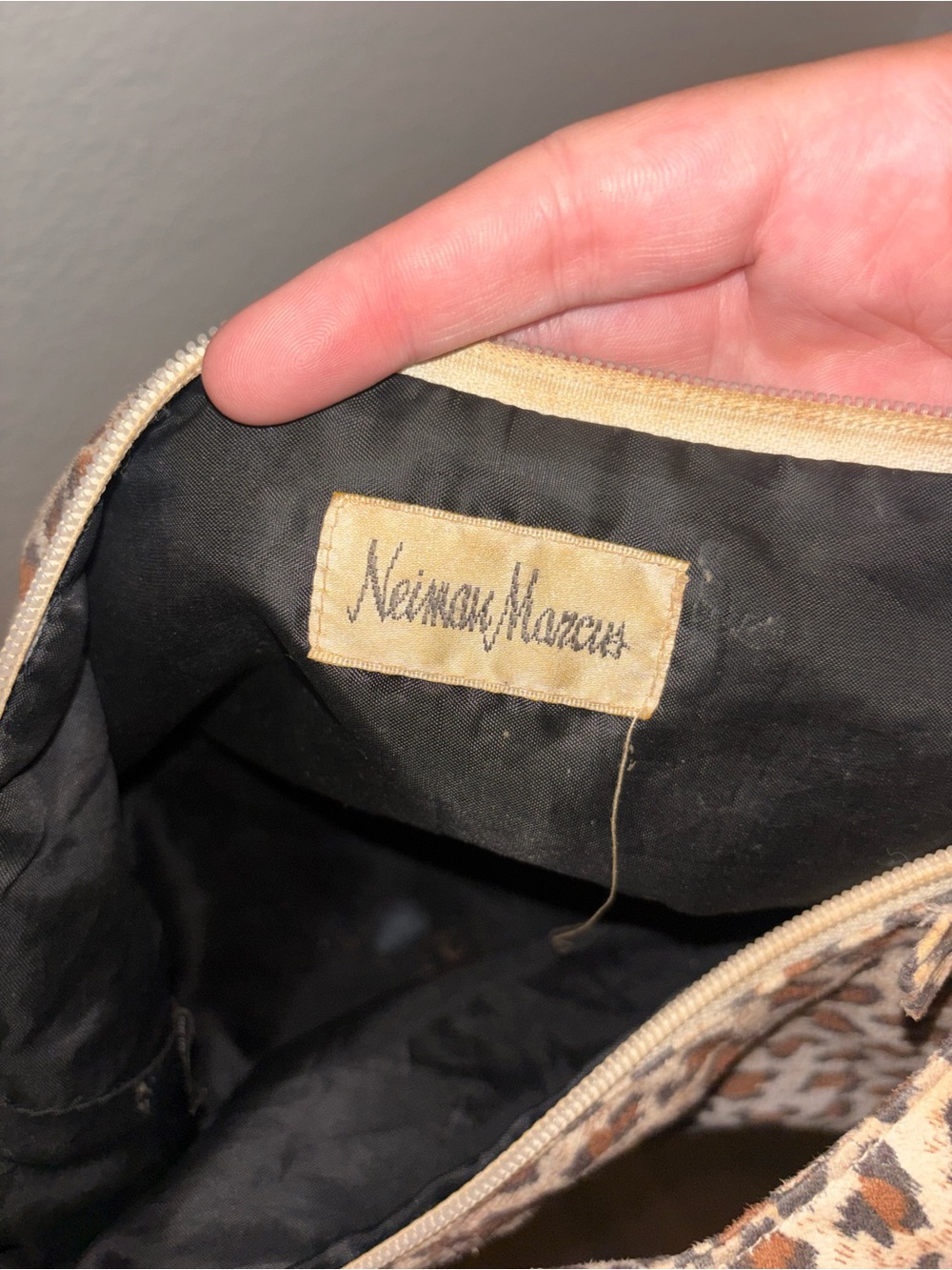 Neiman Marcus Y2K Cheetah Print Shoulder Bag - Picture 3 of 8